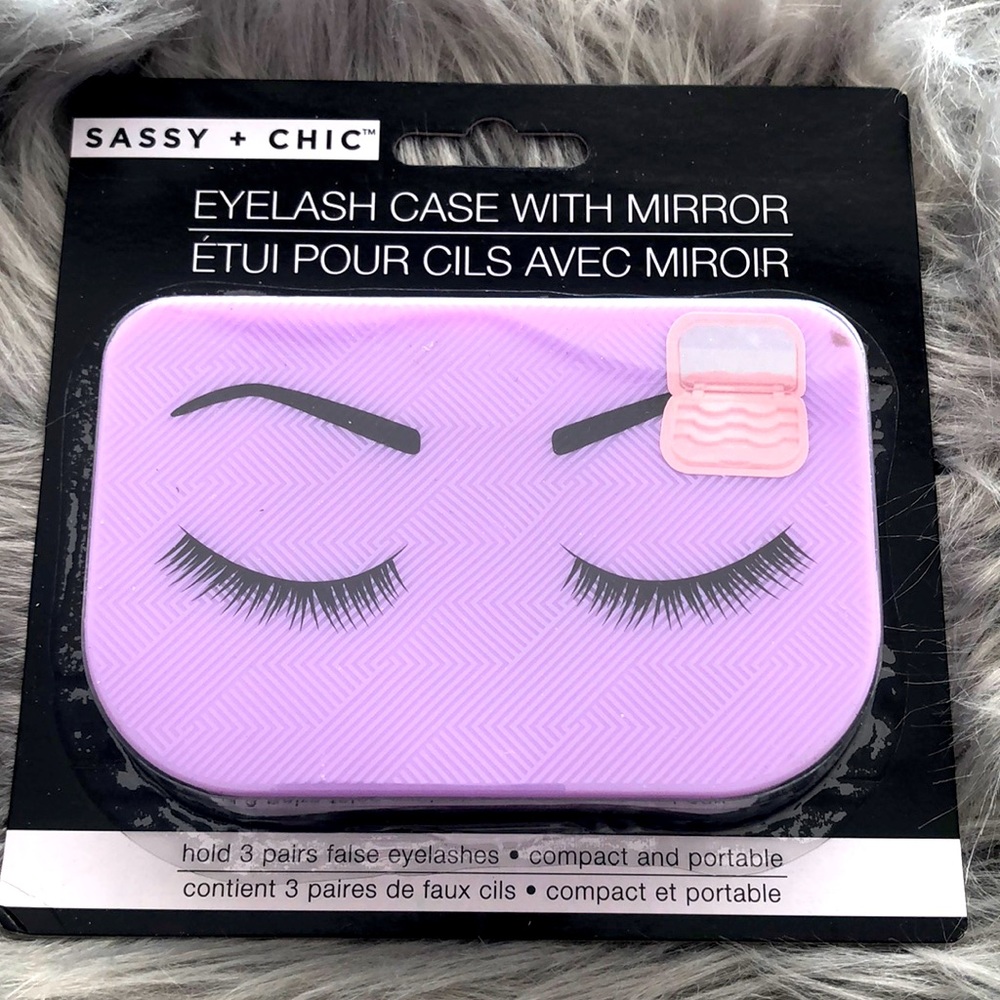 Sassy and Chic portable eye lash holder with mirror. New.